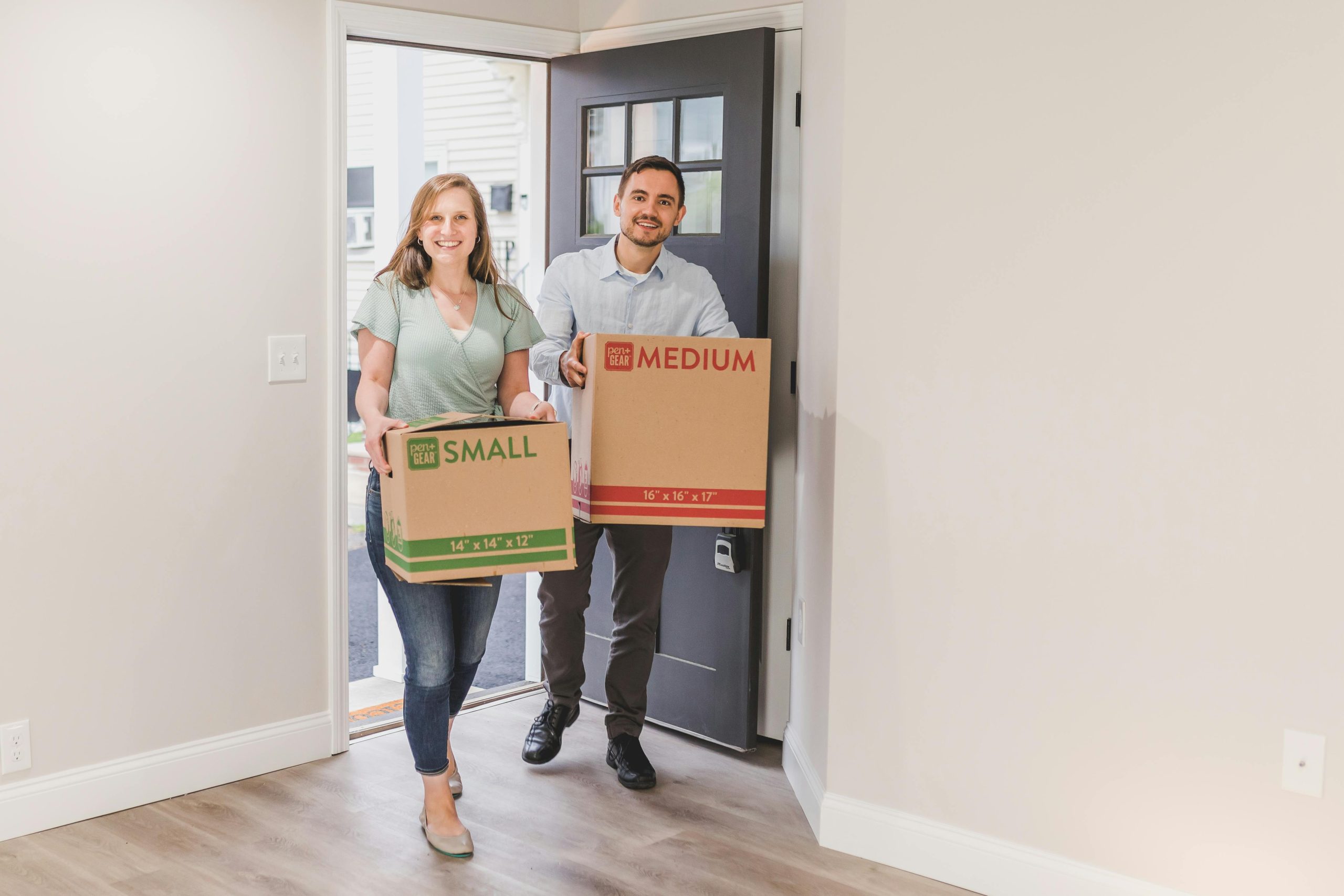 couple-moving-scaled.jpg